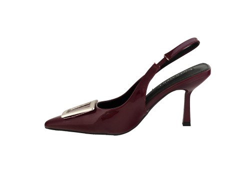 Decolletè slingback verniciate con dettaglio in metallo