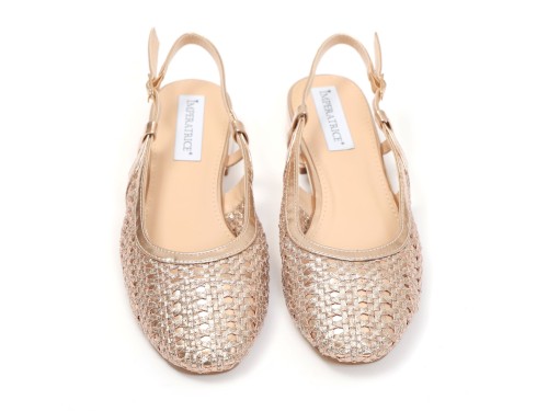 Ballerine slingback in simil pelle con tomaia bucherellata