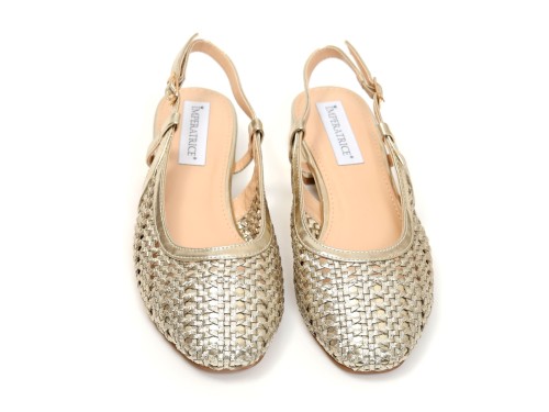 Ballerine slingback in simil pelle con tomaia bucherellata