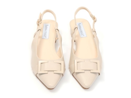 Ballerine slingback in simil pelle con dettaglio sulla punta