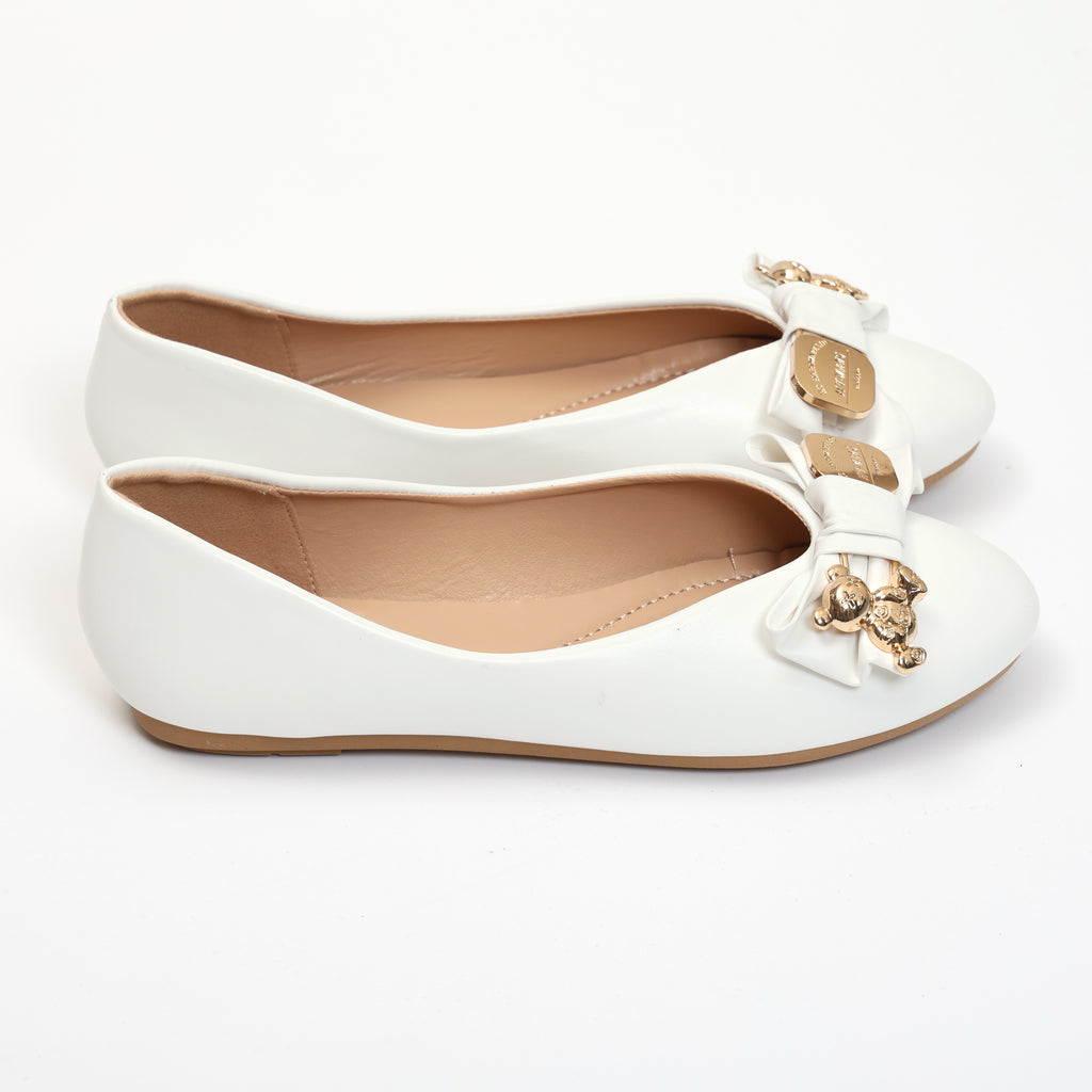 Ballerine in simil pelle con fiocco e dettagli color oro sulla punta- Art.QQ28