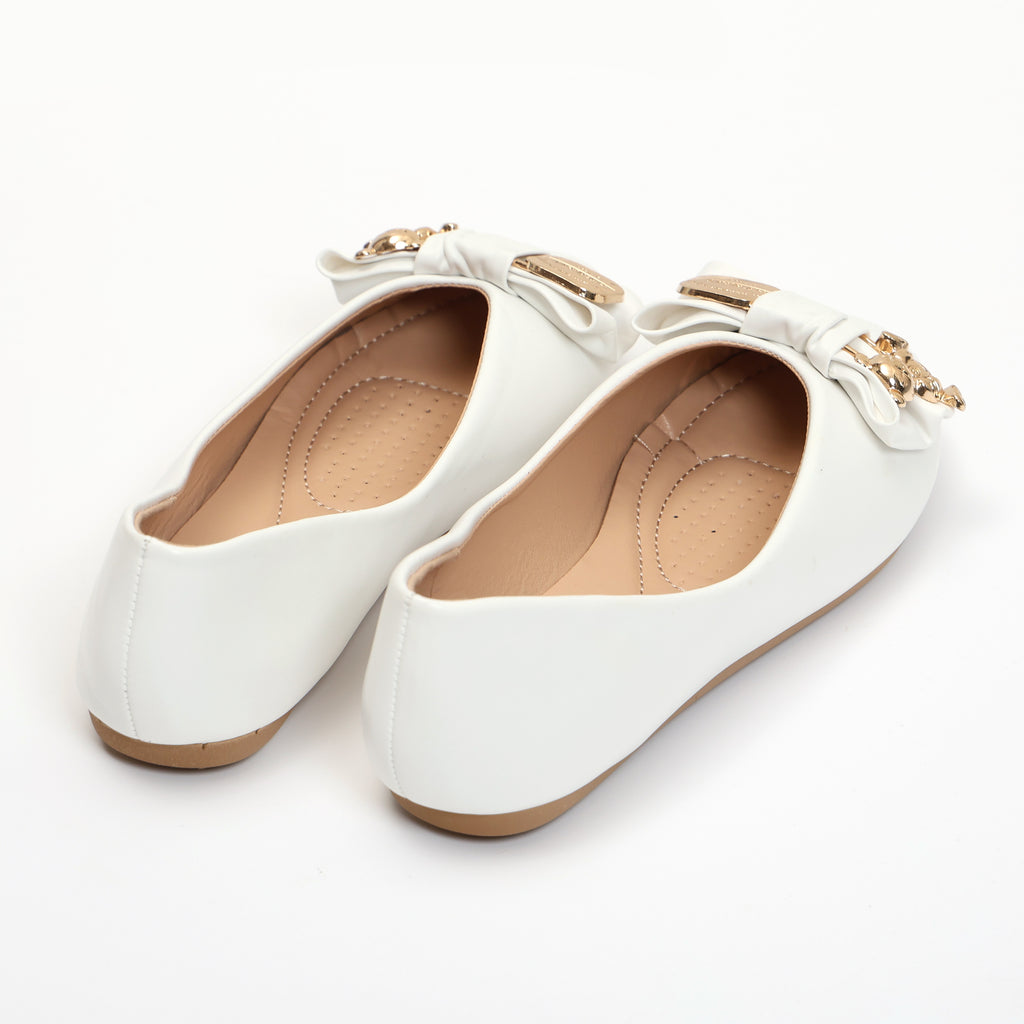 Ballerine in simil pelle con fiocco e dettagli color oro sulla punta- Art.QQ28