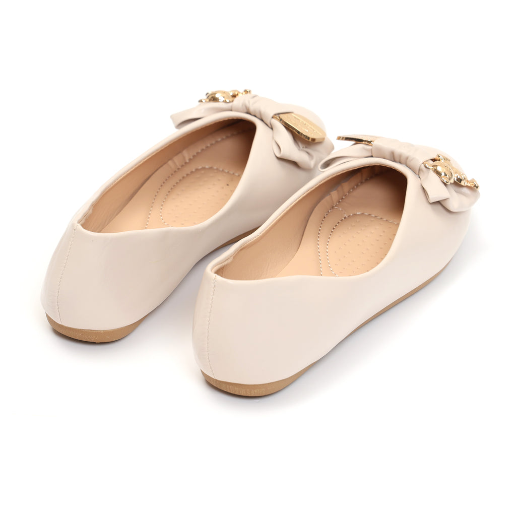 Ballerine in simil pelle con fiocco e dettagli color oro sulla punta- Art.QQ28