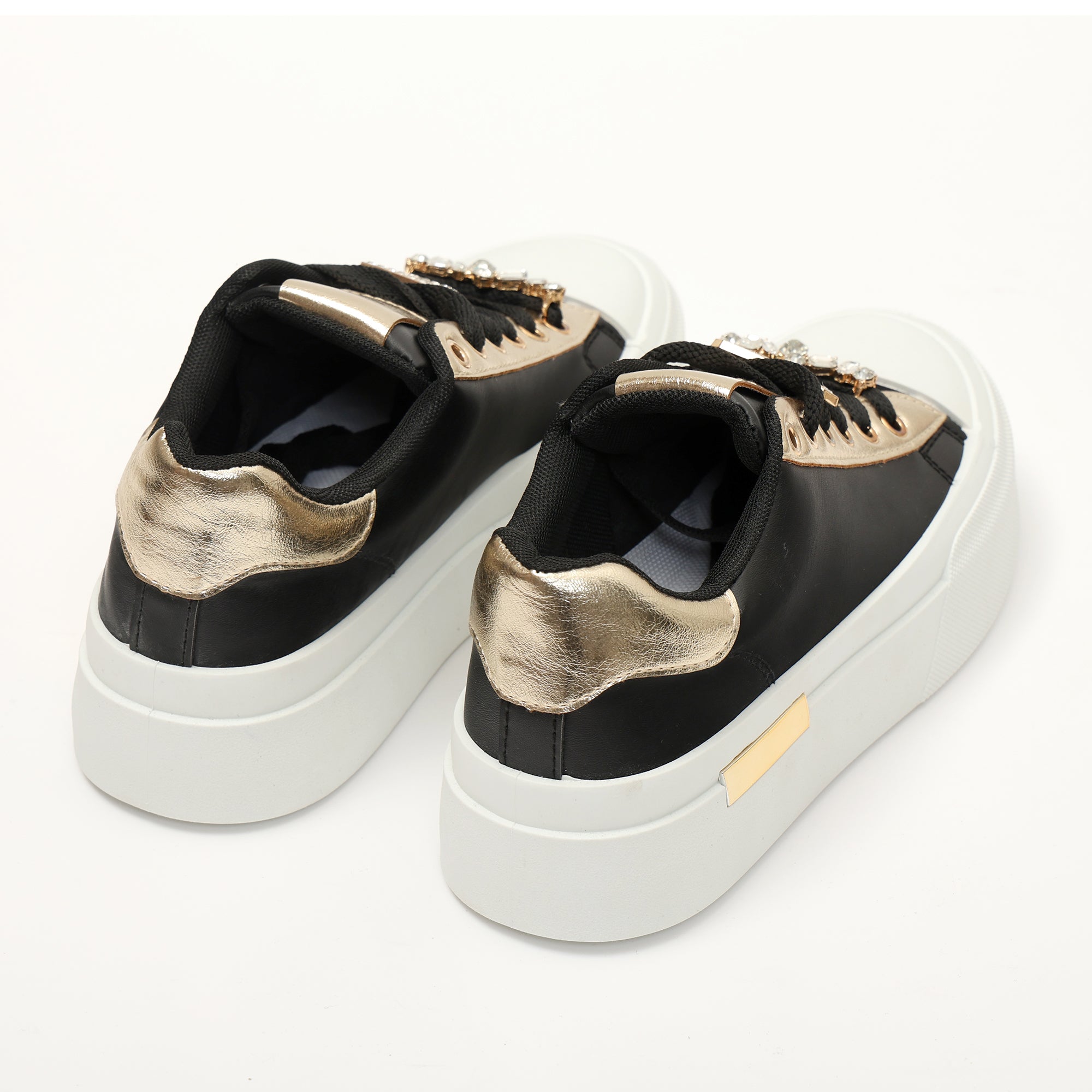 Sneakers in simil pelle con dettagli gioiello- Art.SP532
