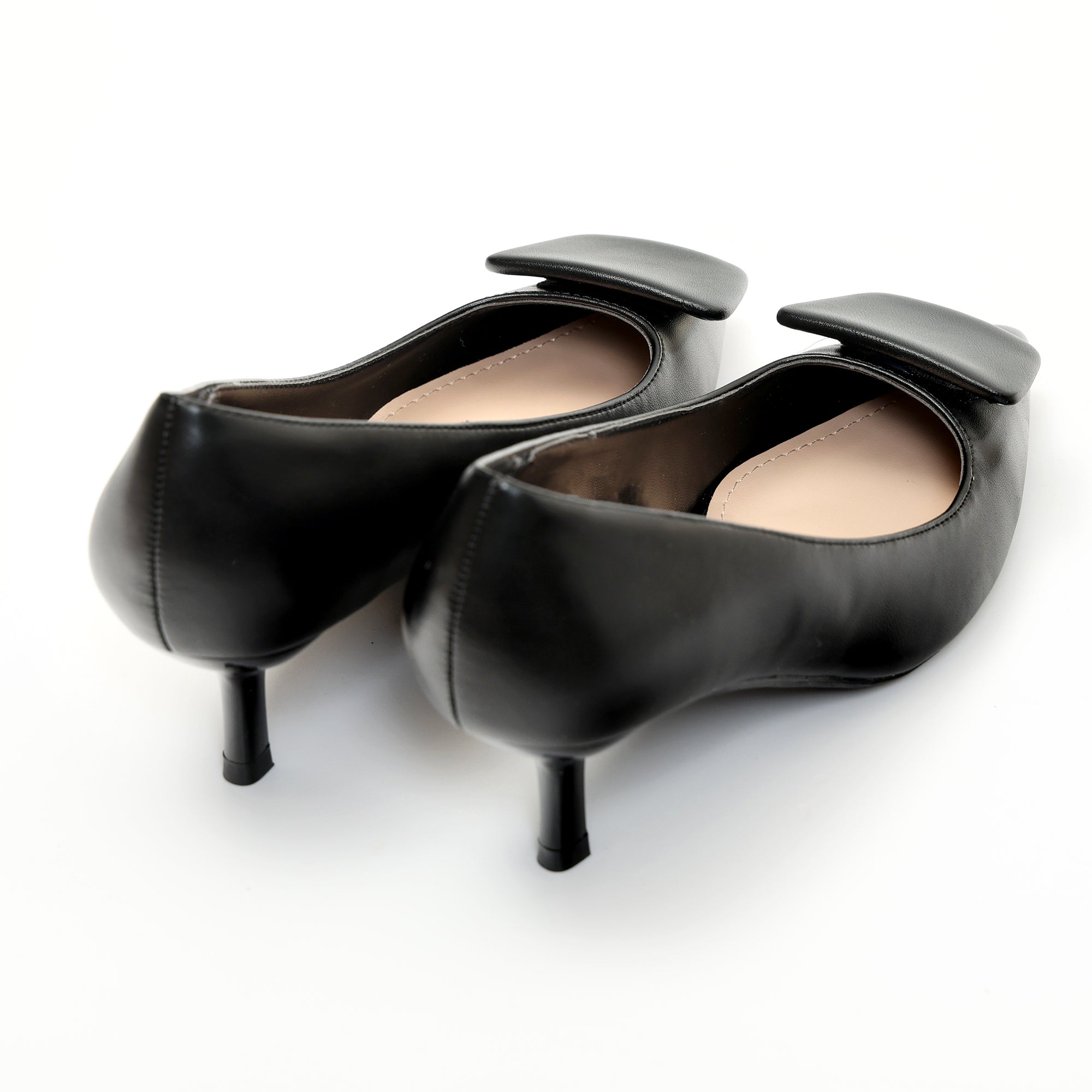 Dècolletè pumps in simil pelle con tacco basso e dettaglio sulla punta- Art.SP550