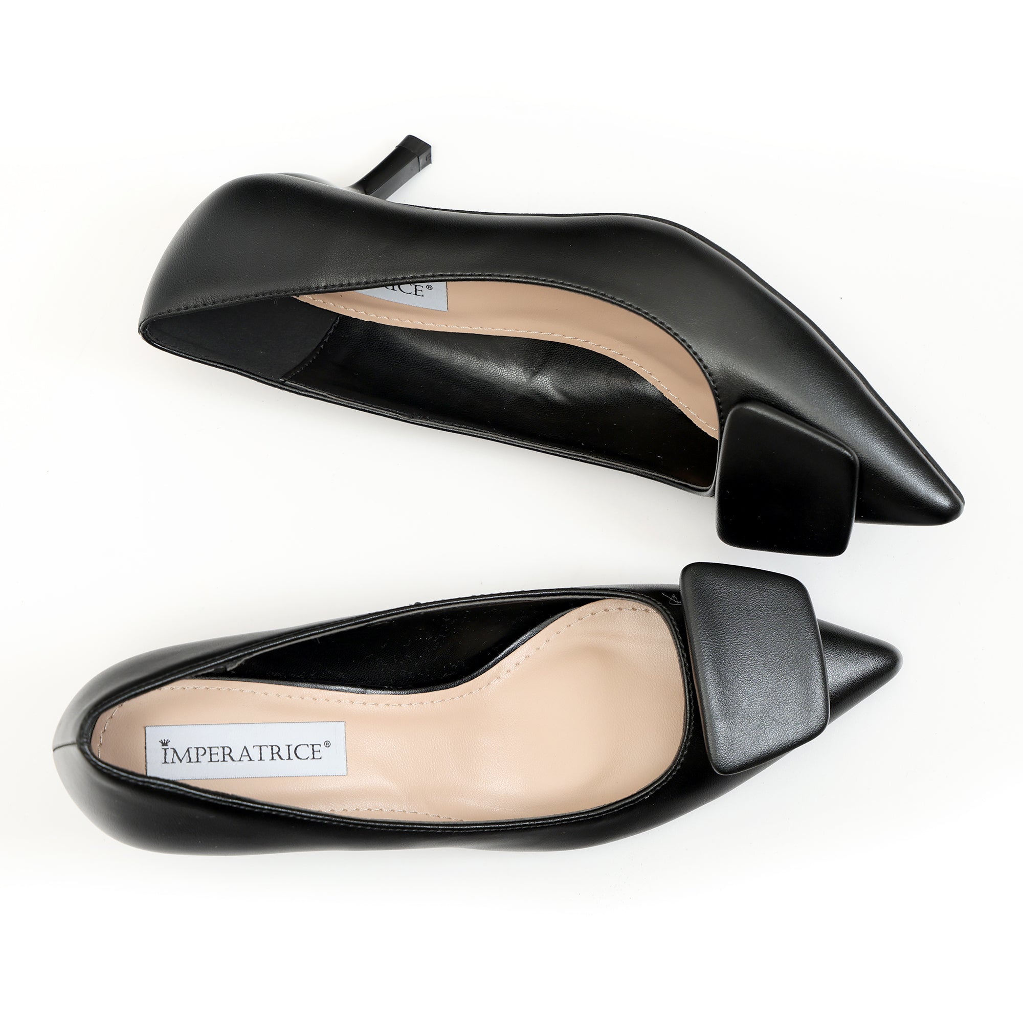 Dècolletè pumps in simil pelle con tacco basso e dettaglio sulla punta- Art.SP550