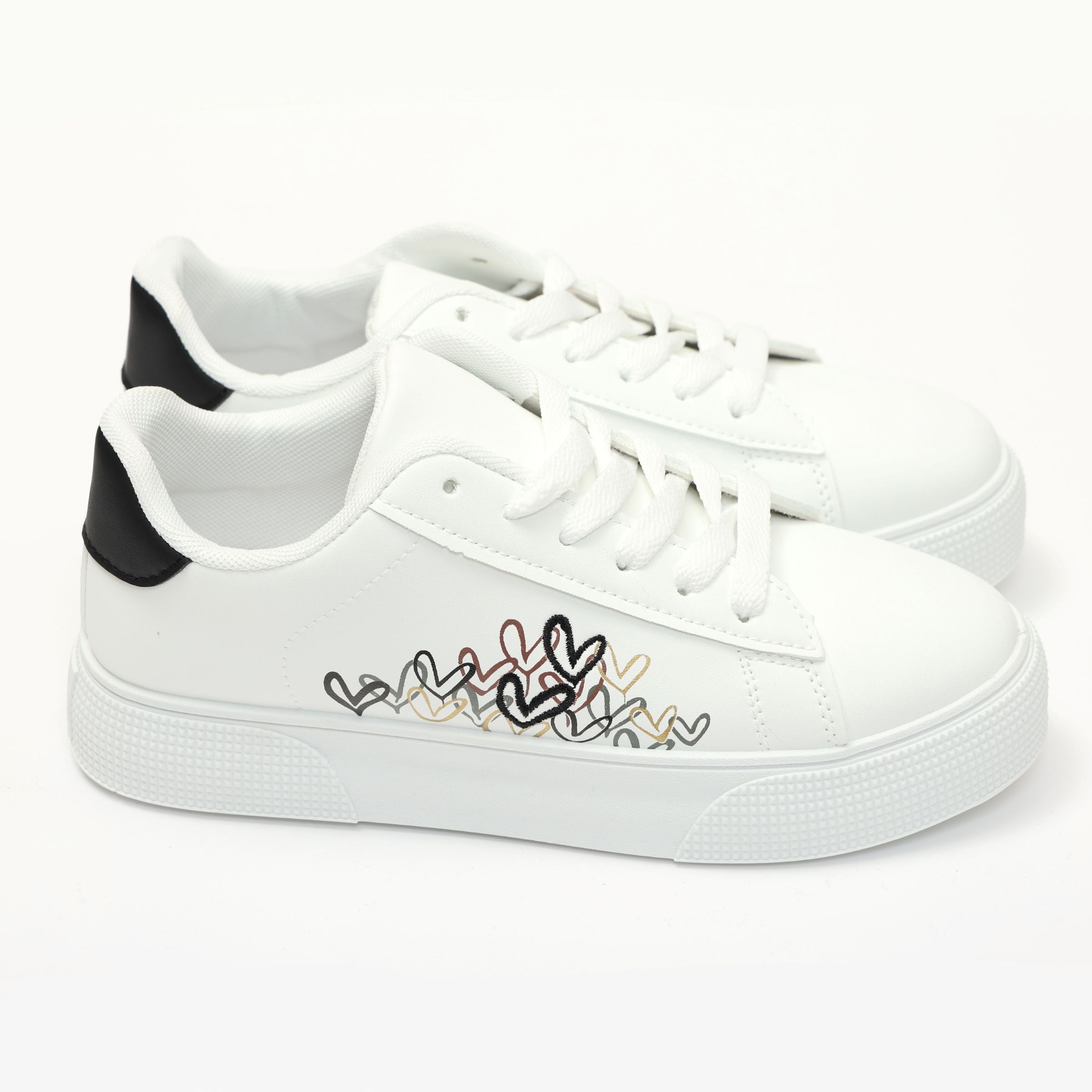 Sneakers in simil pelle con ricamo laterale- Art.BK513