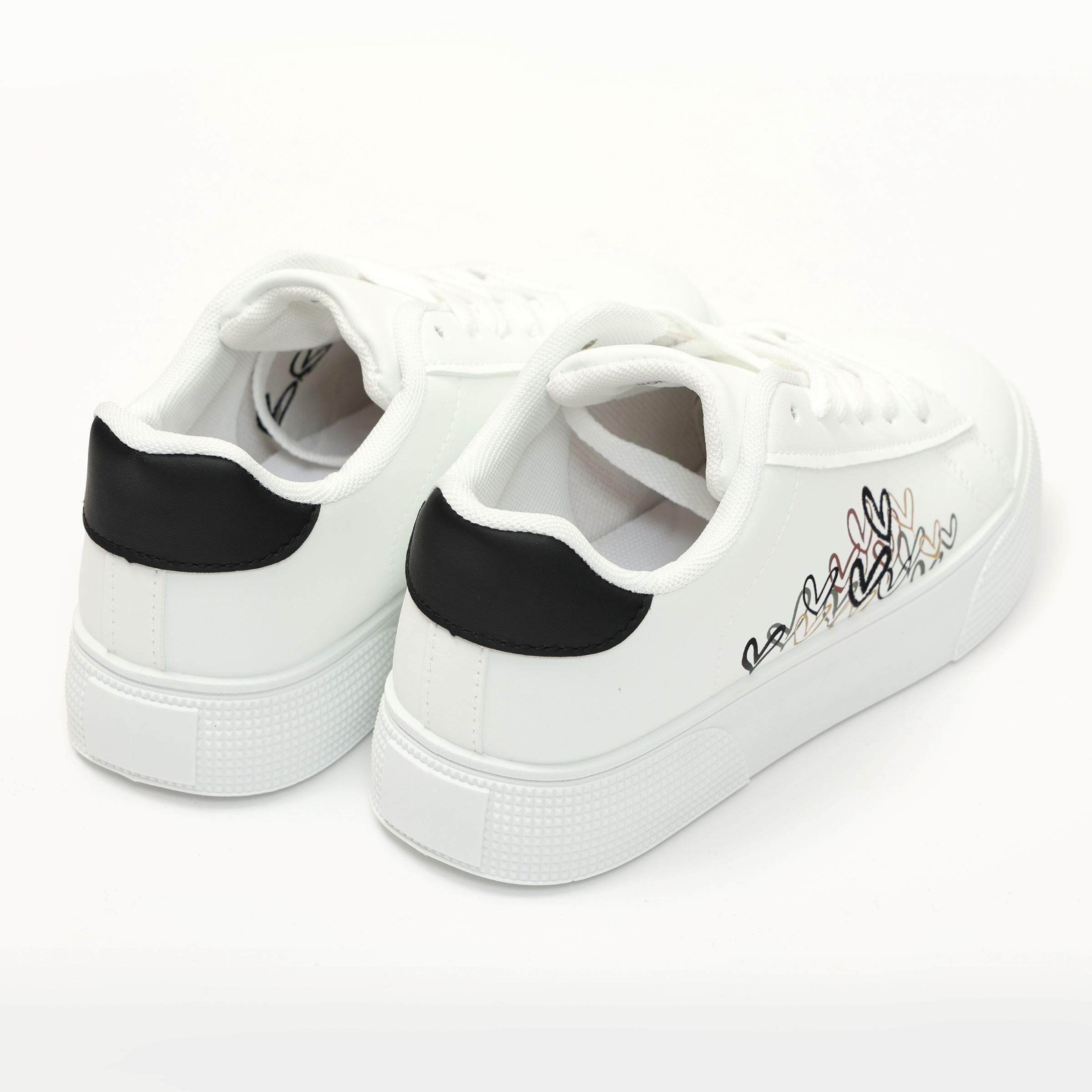 Sneakers in simil pelle con ricamo laterale- Art.BK513