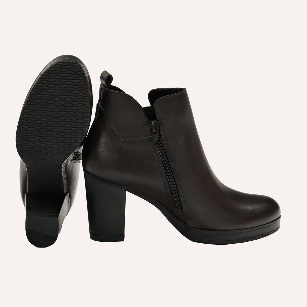 Stivaletto in vera pelle con tacco e fascia elastica- Art.302PELLE