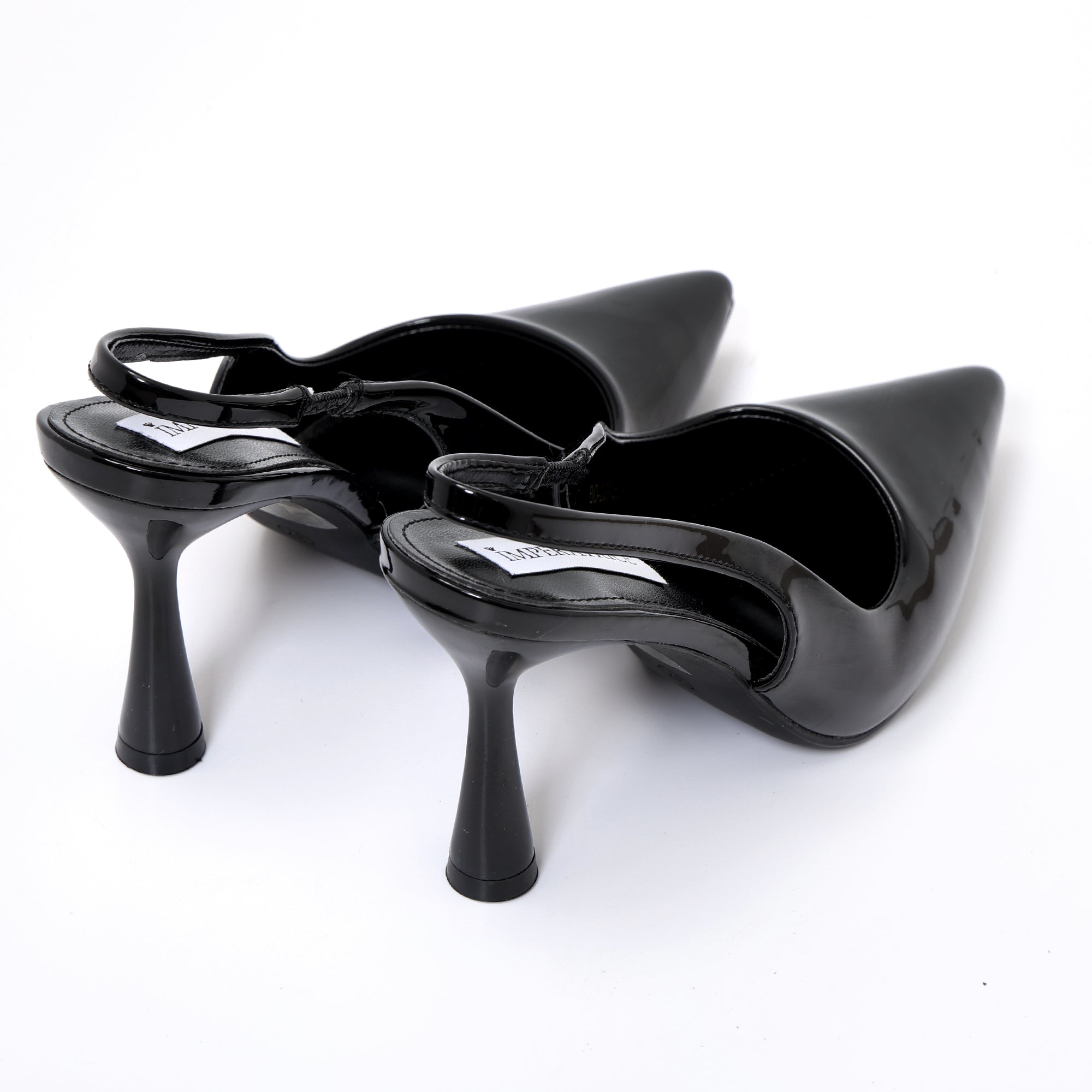 Dècolletè slingback in simil pelle verniciata con tacco a rocchetto tondo- Art.BO209