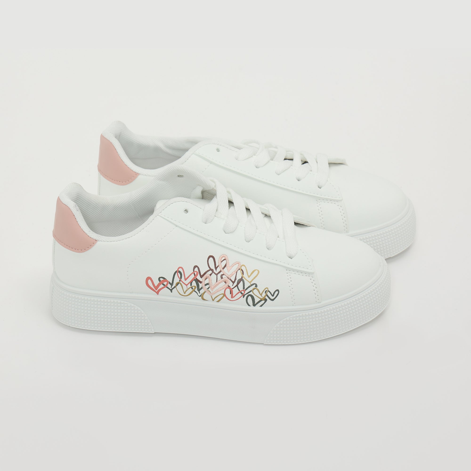 Sneakers in simil pelle con ricamo laterale- Art.BK513