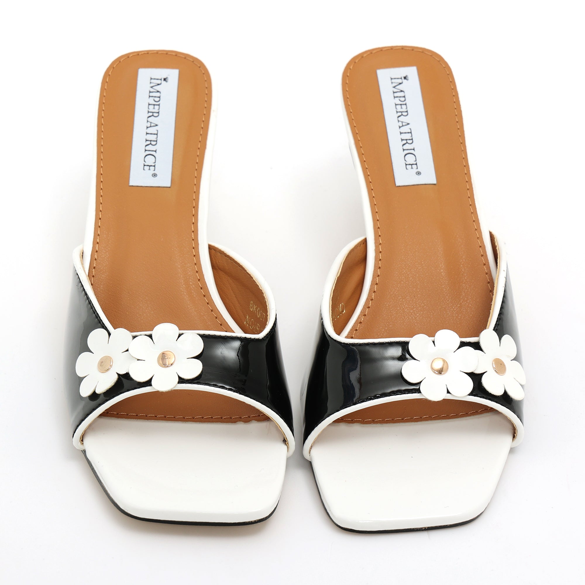 Sandali in simil pelle verniciata con tacco basso a spillo- Art.BK007