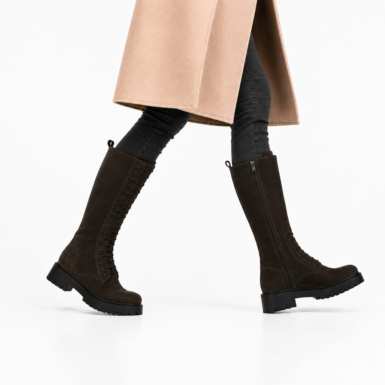 Stivale in vera pelle con stringhe