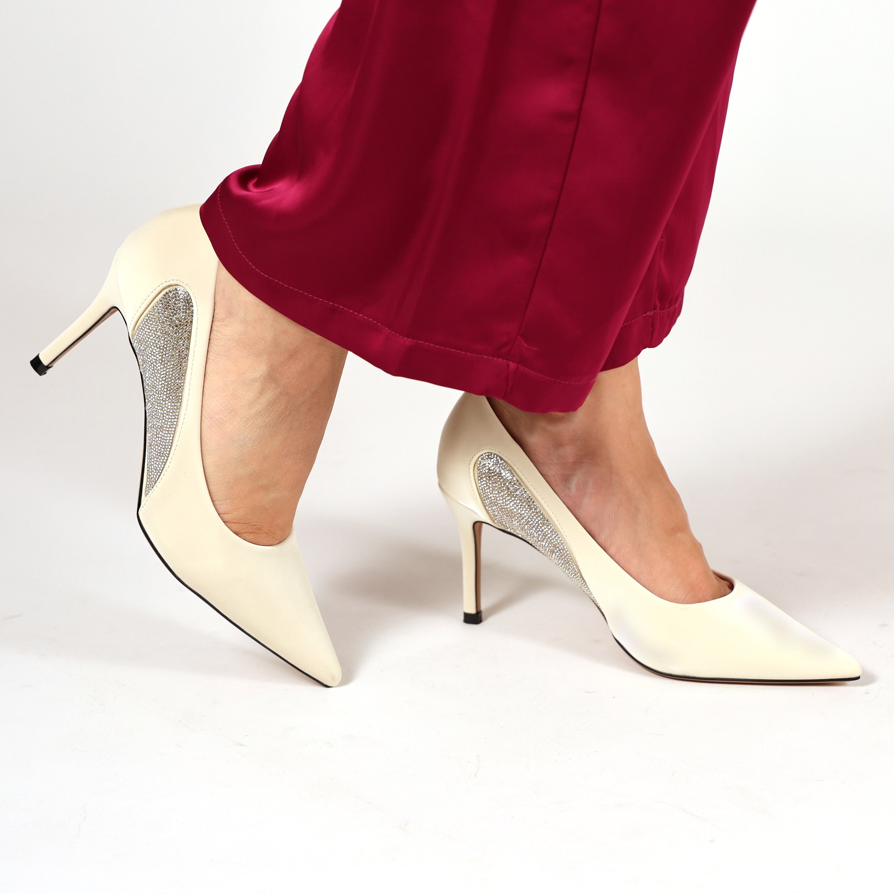 Dècolletè pumps in simil pelle verniciata con strass laterali- Art.SP016