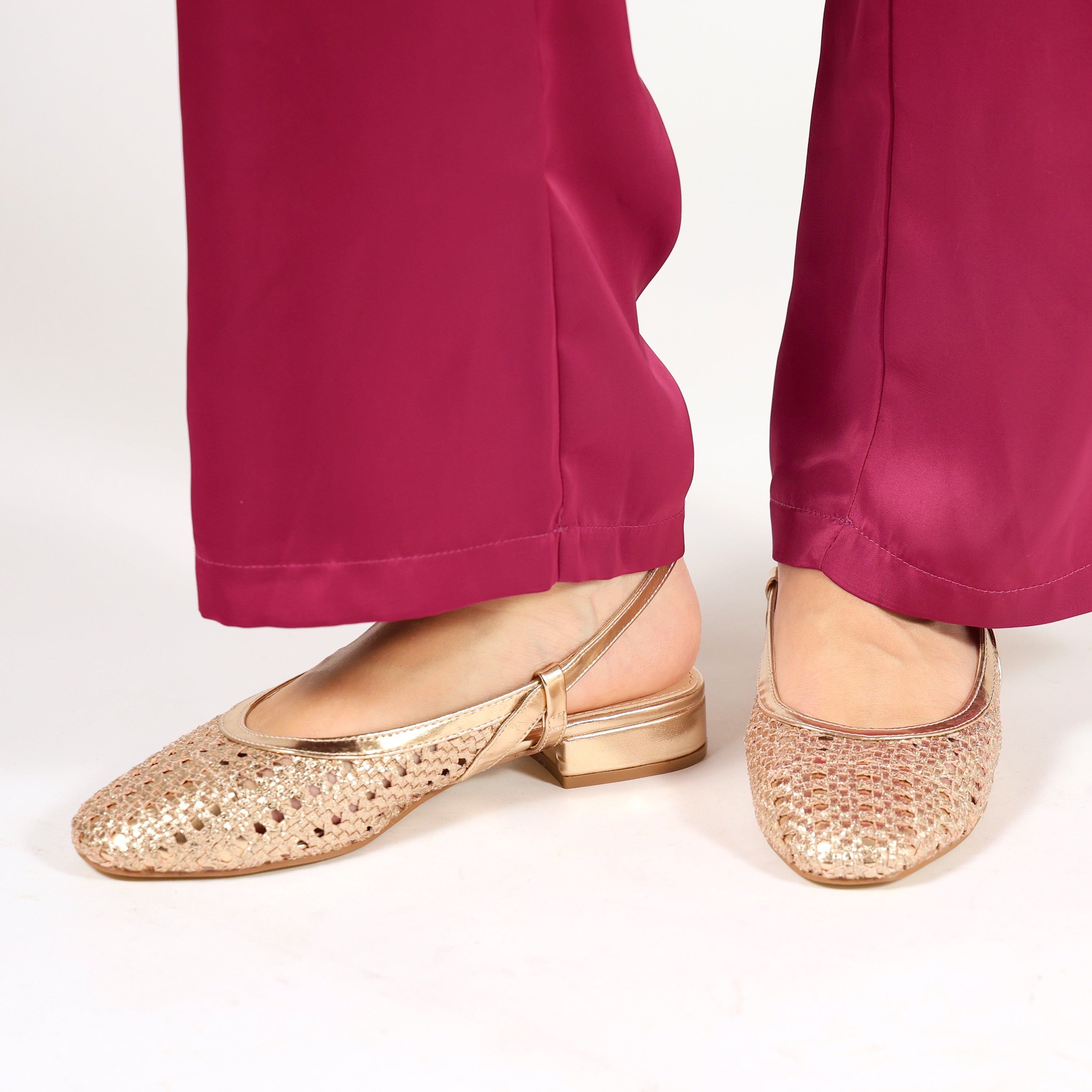 Ballerine slingback in simil pelle con tomaia bucherellata- Art.BK013