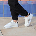 Sneakers in simil pelle con ricamo laterale- Art.BK513