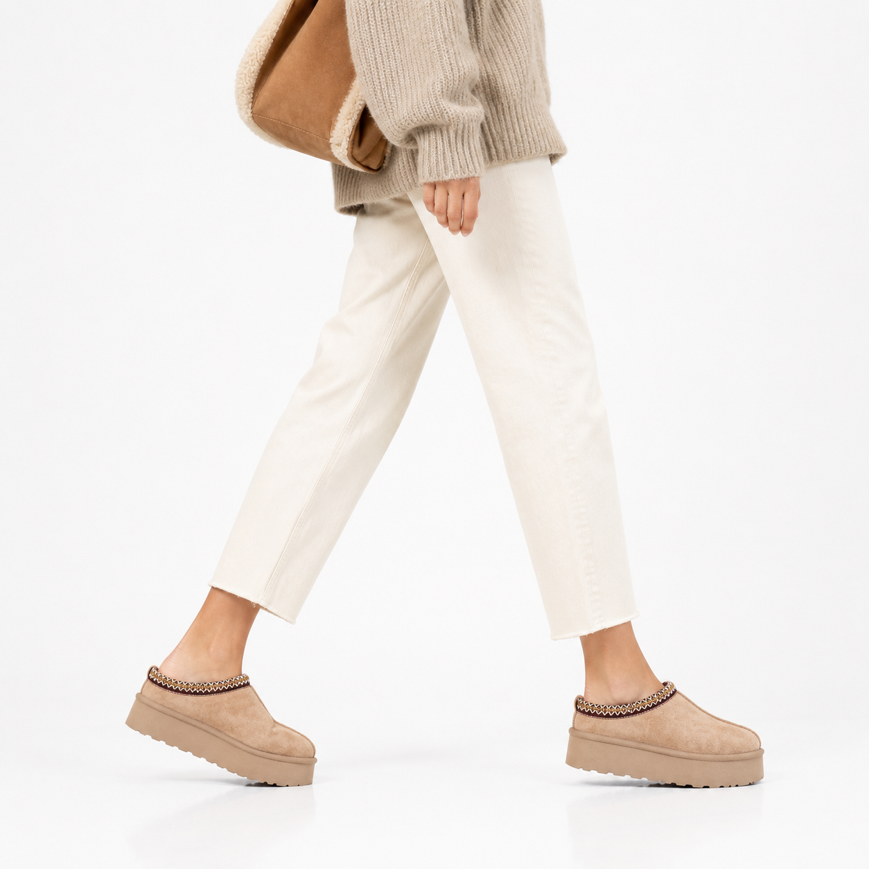 Ciabatte in simil camoscio imbottite con platform- Art.A1002