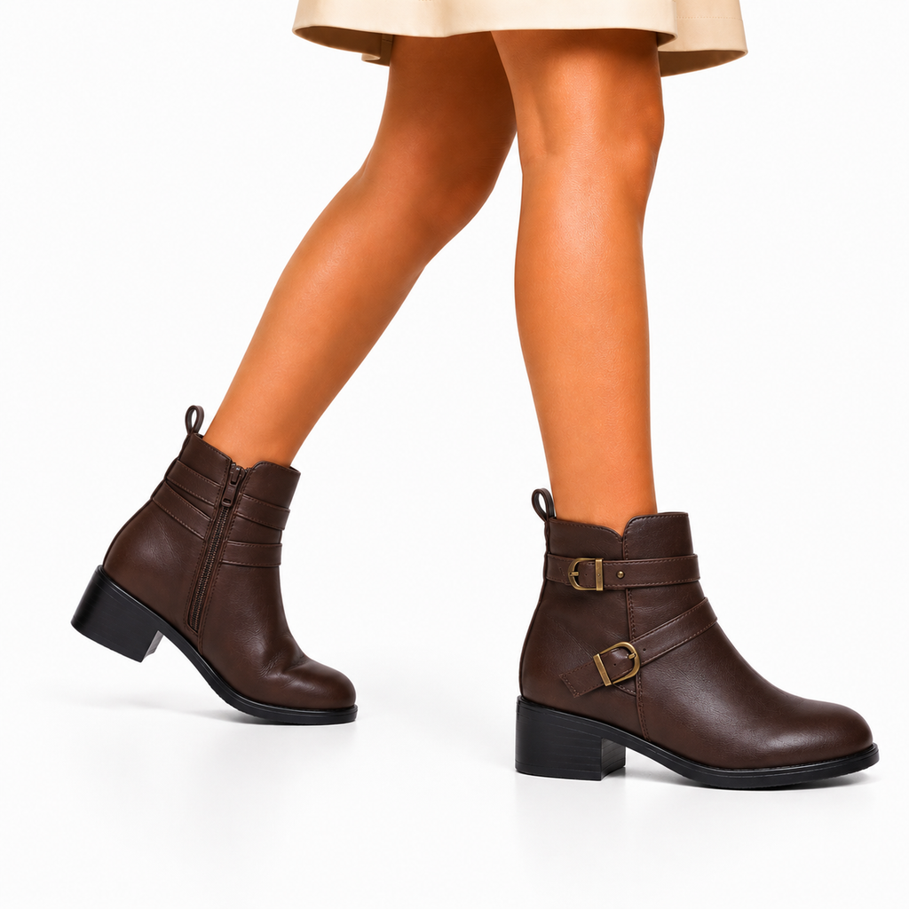 Stivaletto in simil pelle con fibbia- Art.CHC313