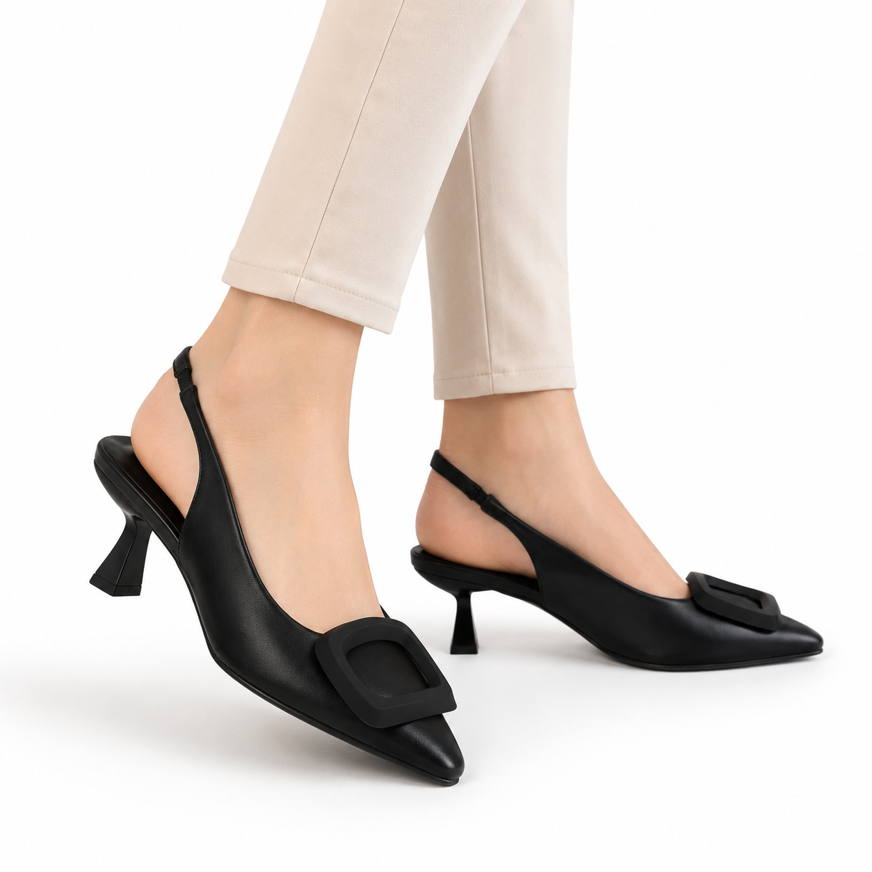 Decolletè slingback con tacco basso a rocchetto