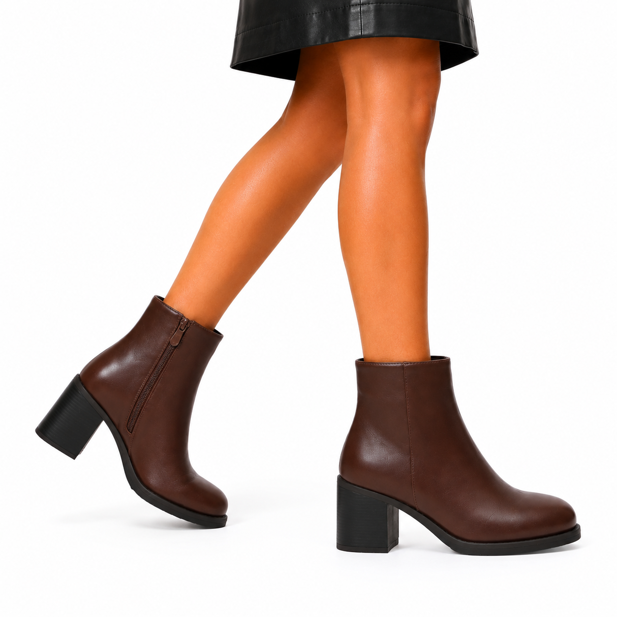 Stivaletto in simil pelle con tacco- Art.BM203