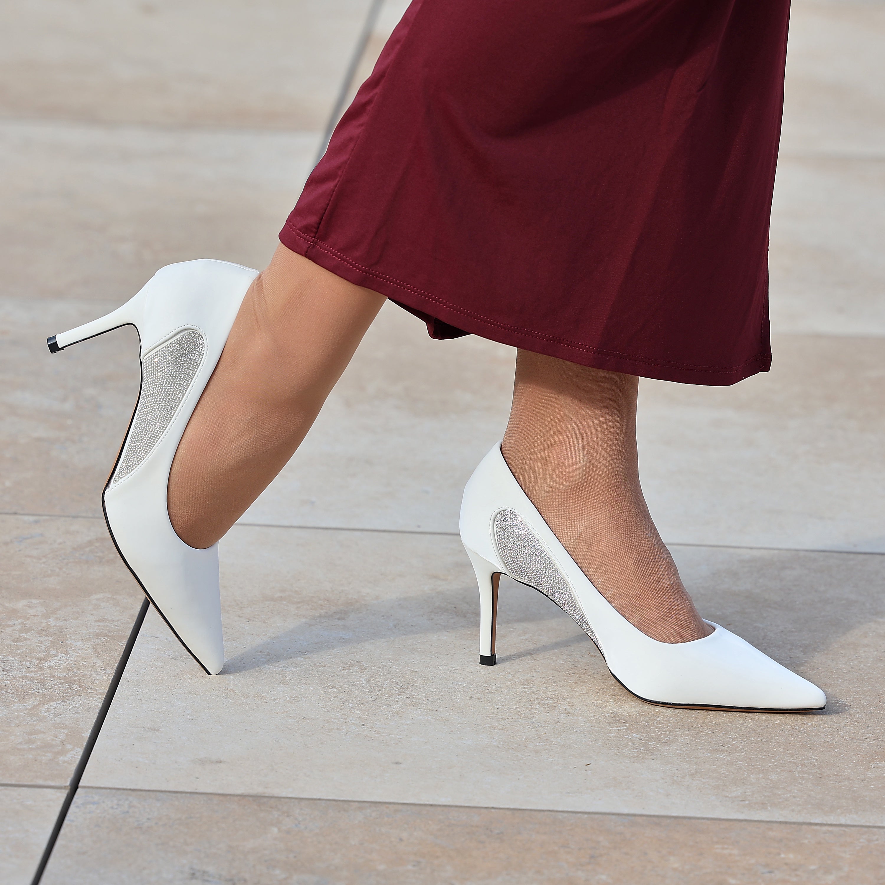 Dècolletè pumps in simil pelle verniciata con strass laterali- Art.SP016