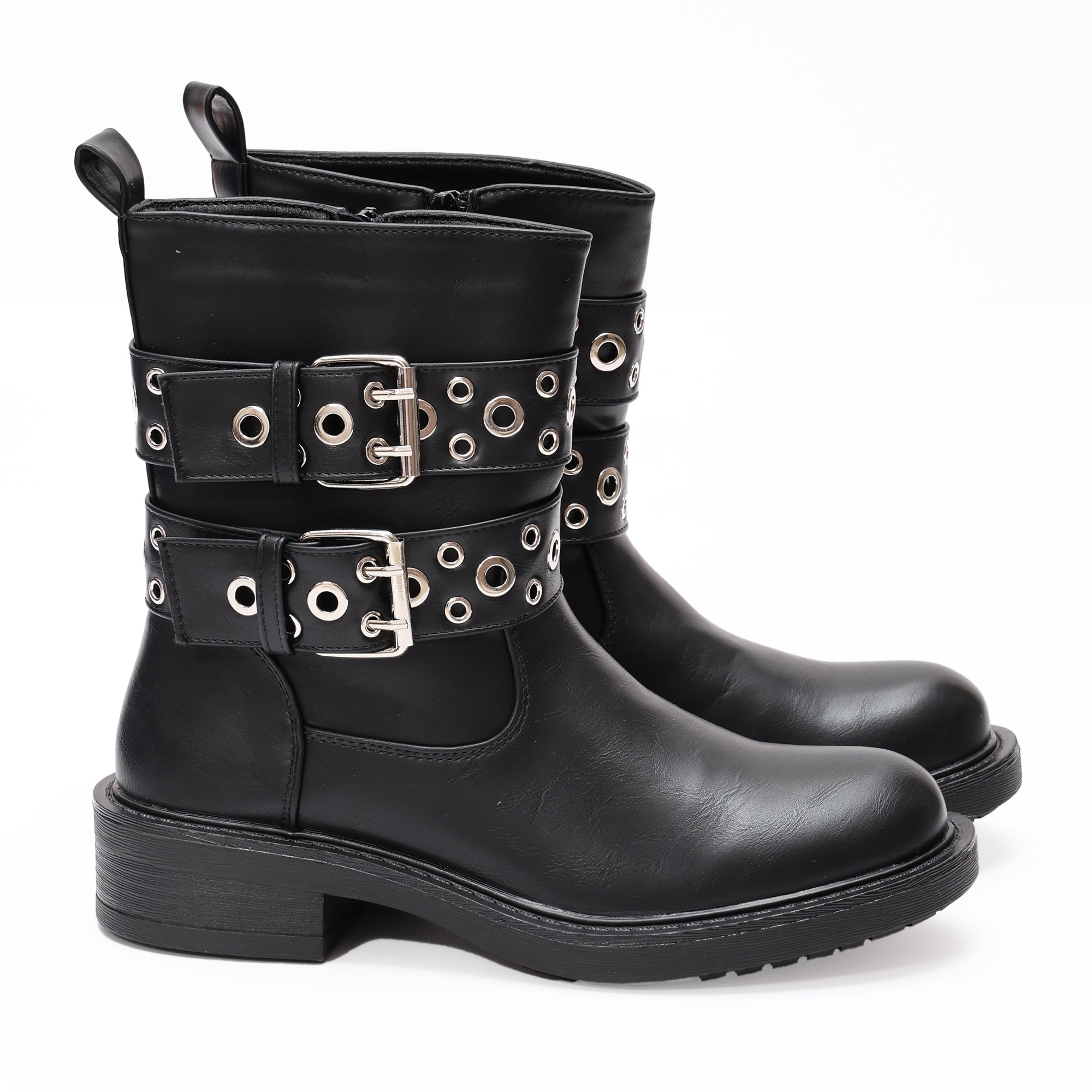 Stivaletto in simil pelle con cinturini - Art.MB61