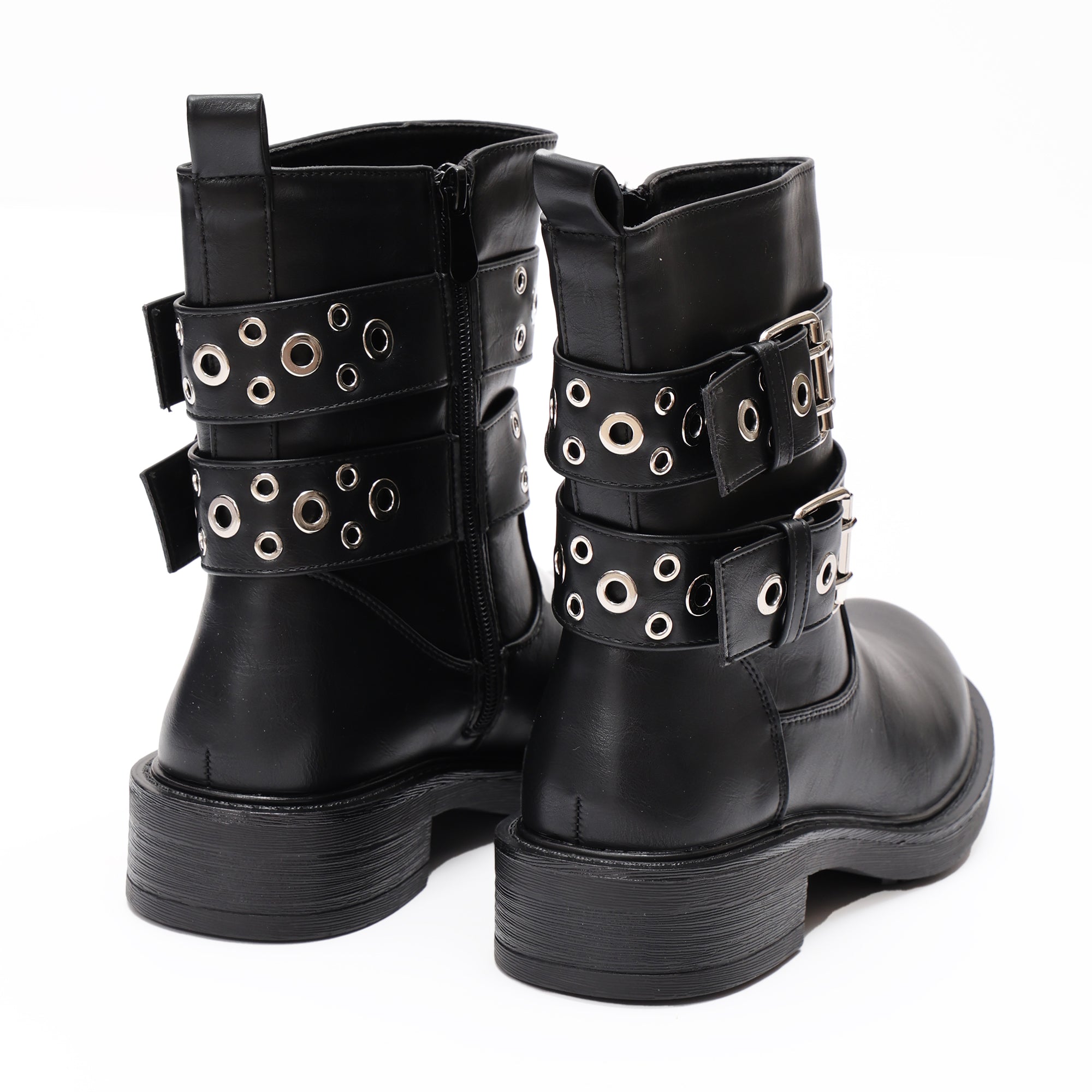 Stivaletto in simil pelle con cinturini - Art.MB61