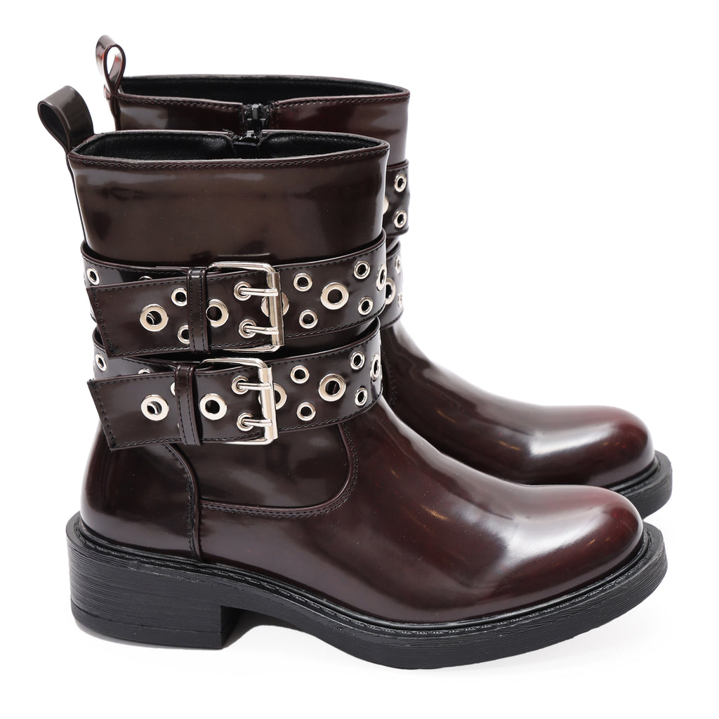 Stivaletto in simil pelle con cinturini - Art.MB61