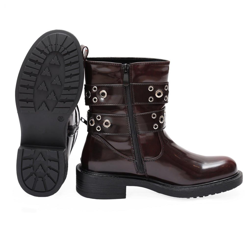 Stivaletto in simil pelle con cinturini - Art.MB61