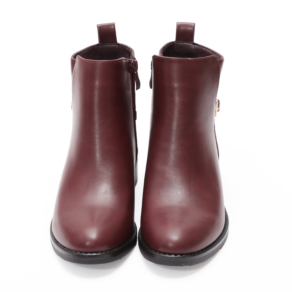 Stivaletti in simil pelle con fibbia dorata- Art.68323
