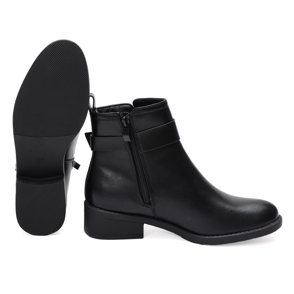 Stivaletto in simil pelle con fibbia dorata- Art.AS3295