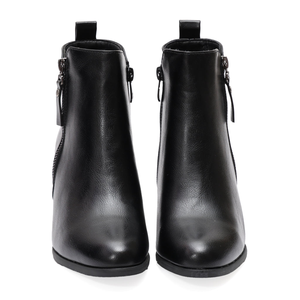 Stivaletto in simil  pelle con tacco e cintura laterale- Art.CHC268