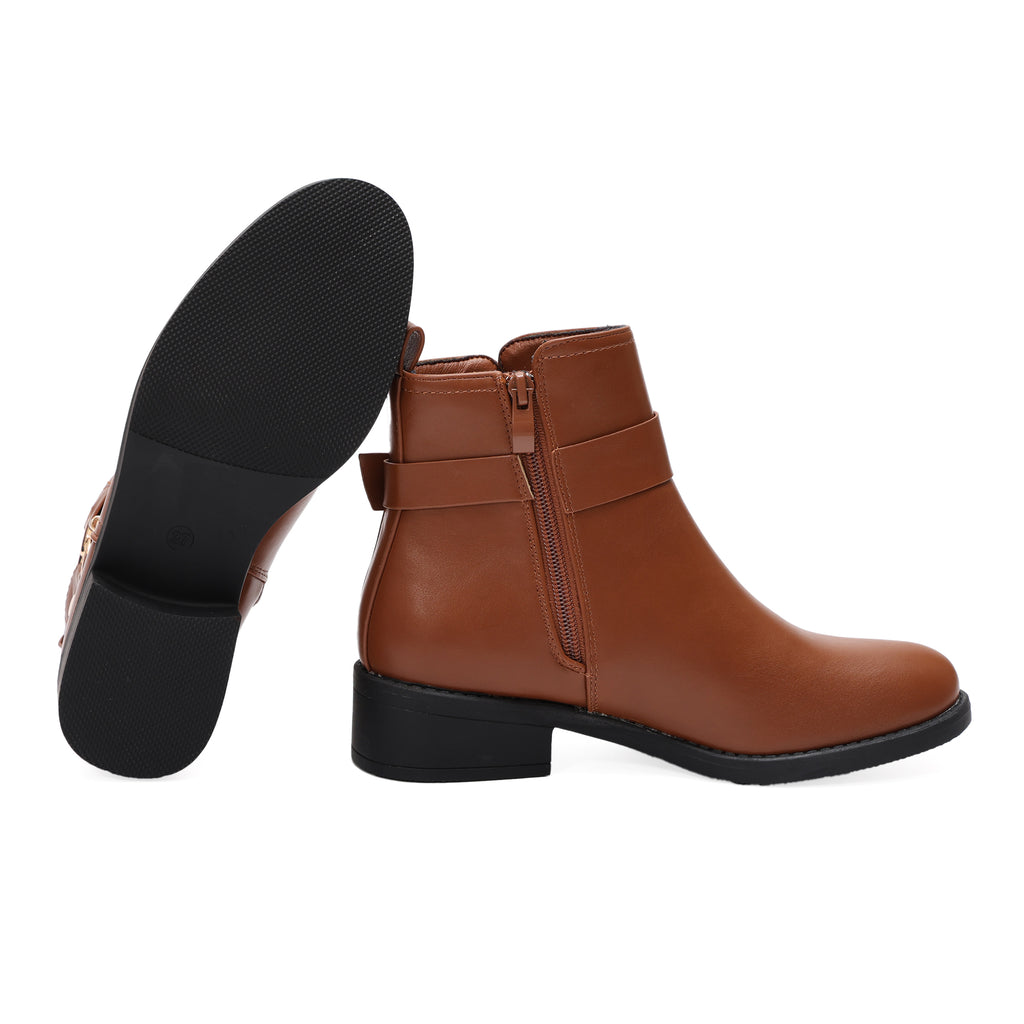 Stivaletto in simil pelle con fibbia dorata- Art.AS3295