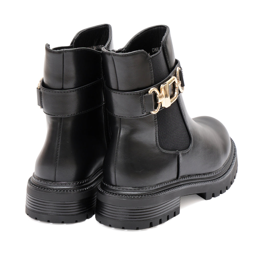 Stivaletto in simil pelle con elastico e fibbia dorata - Art.DMLM8993