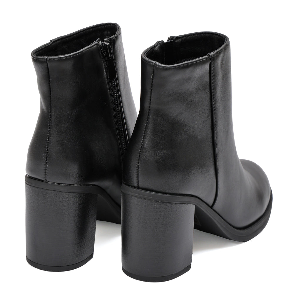 Stivaletto in simil pelle con tacco- Art.BM203