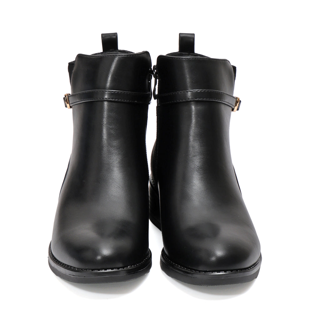 Stivaletto in simil pelle con fibbia dorata- Art.68328