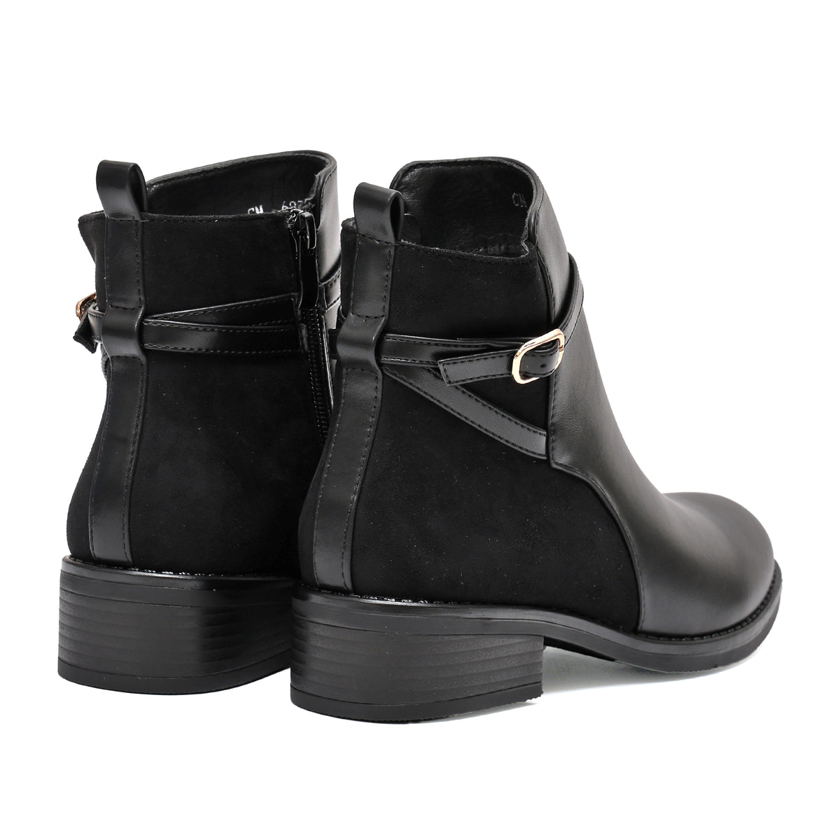 Stivaletto in simil pelle con fibbia dorata- Art.68328