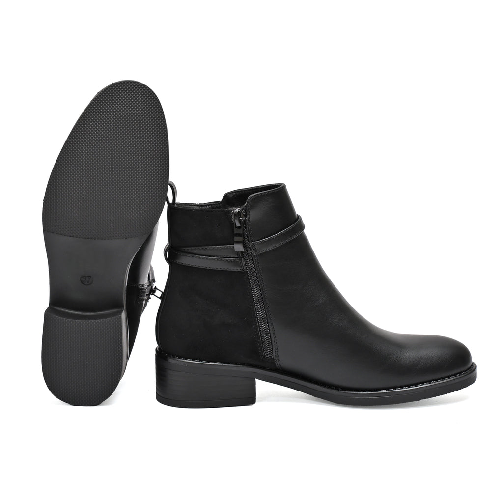 Stivaletto in simil pelle con fibbia dorata- Art.68328