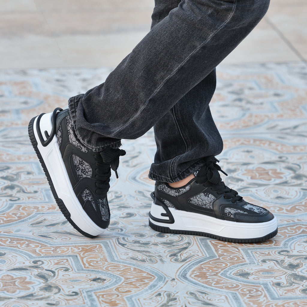 Sneakers in simil pelle platform con dettagli brillantinati- Art.A115