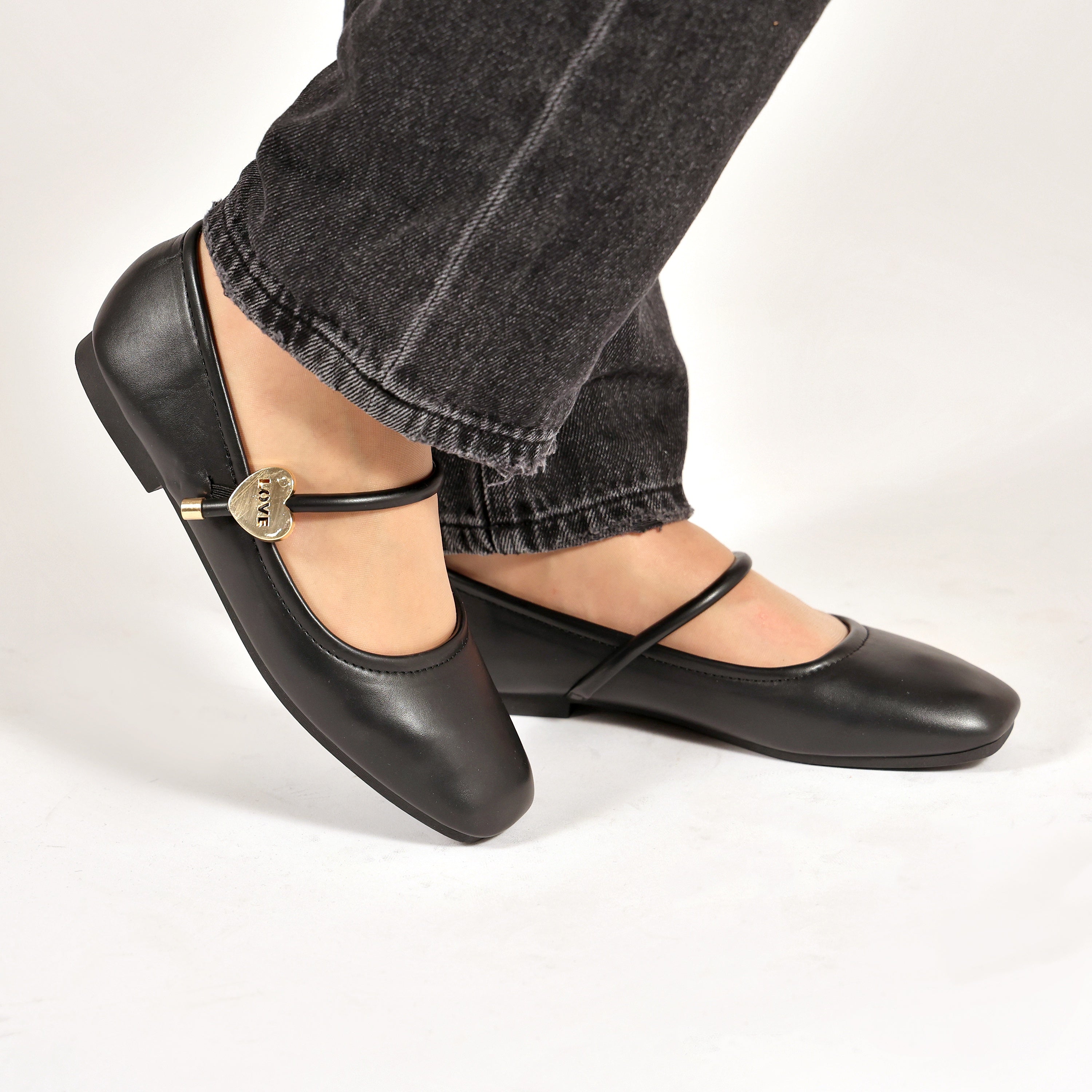 Ballerine in simil pelle con punta quadrata