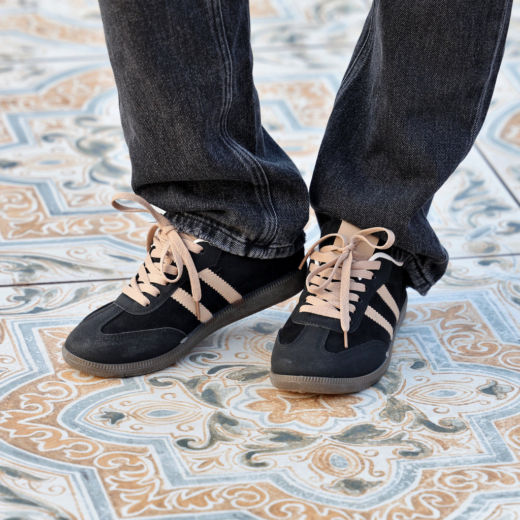 Sneakers in simil pelle scamosciata- Art.A108