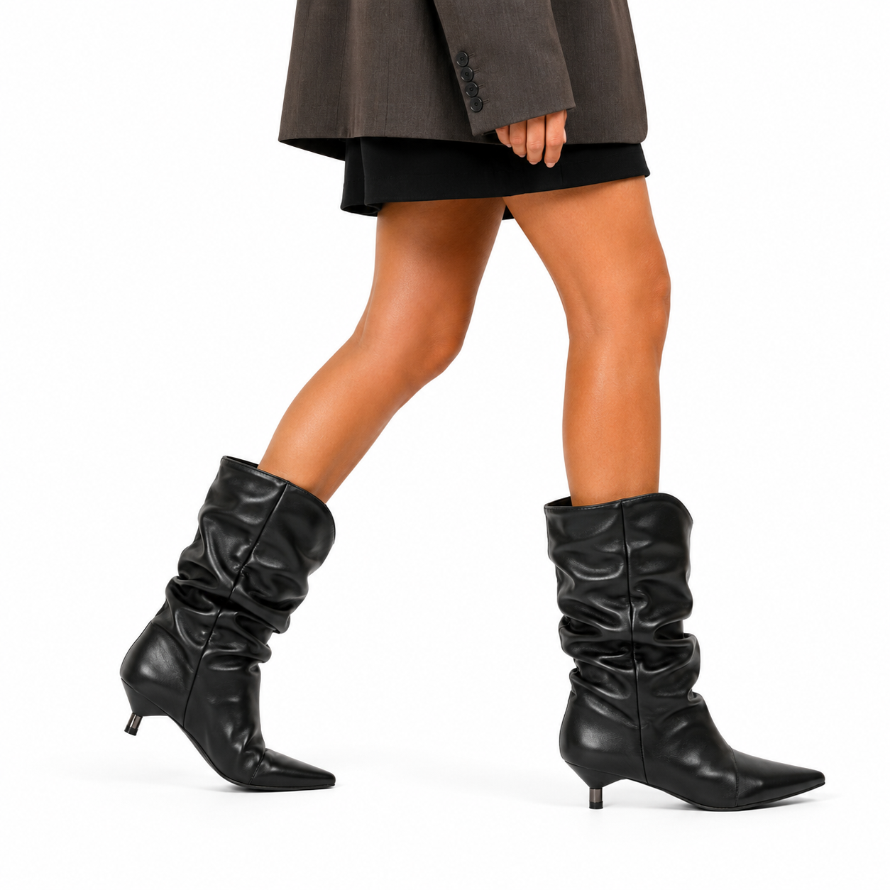 Stivaletto in simil pelle con tacco basso